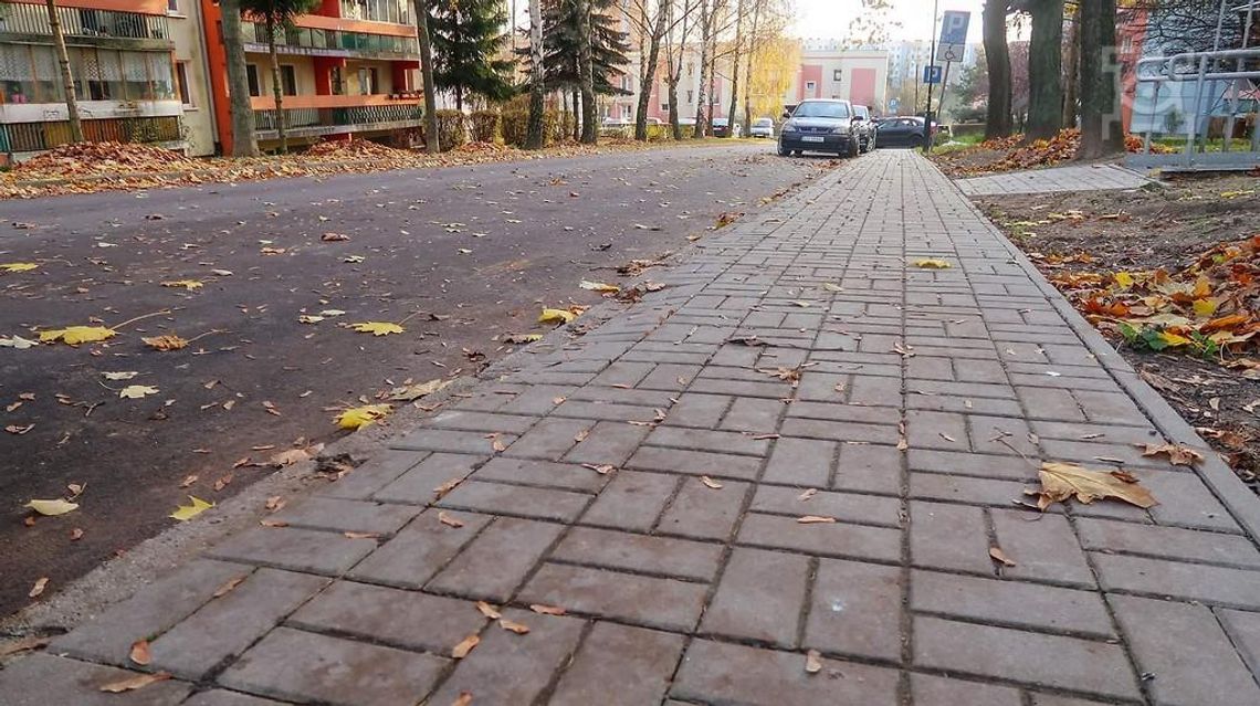 Nowe nawierzchnie ulic i chodników przy ul. Szmaragdowej Nowe nawierzchnie ulic i chodników przy ul. Szmaragdowej