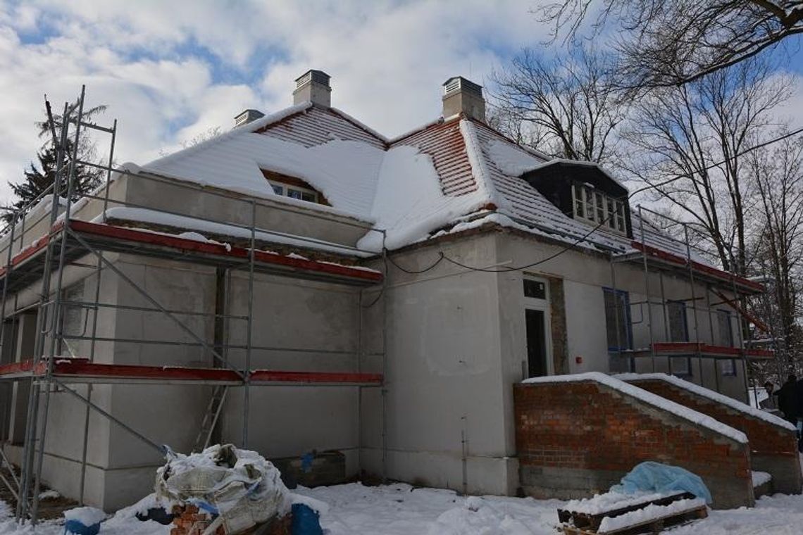 NOWE ŻYCIE STAREGO DWORU