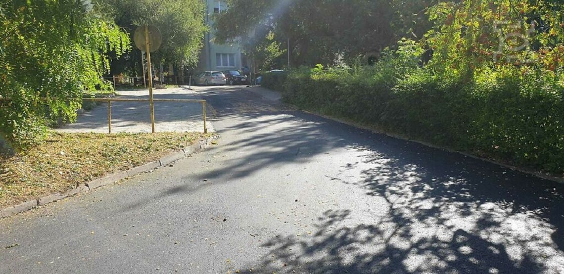 Nowy chodnik i plac ze środków Budżetu Obywatelskiego Nowy chodnik i plac ze środków Budżetu Obywatelskiego