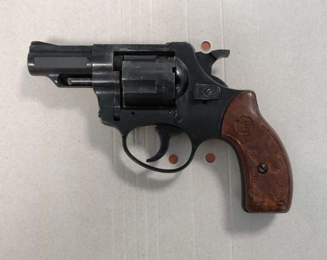 ODDAŁ STRZAŁY W KLUBOKAWIARNI. JEST JUŻ TYMCZASOWO ARESZTOWANY ODDAŁ STRZAŁY W KLUBOKAWIARNI. JEST JUŻ TYMCZASOWO ARESZTOWANY