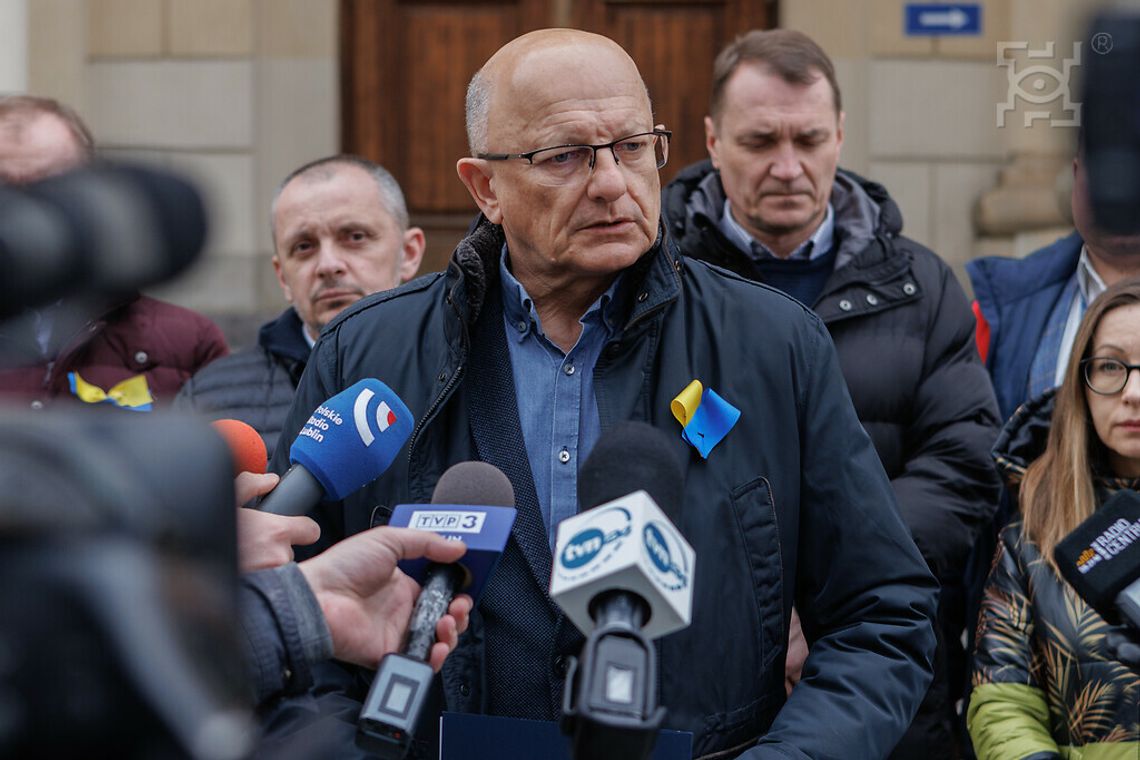 Oświadczenie Prezydenta Miasta Lublin Krzysztofa Żuka dotyczące pomocy Lublina dla obywateli Ukrainy Oświadczenie Prezydenta Miasta Lublin Krzysztofa Żuka dotyczące pomocy Lublina dla obywateli Ukrainy
