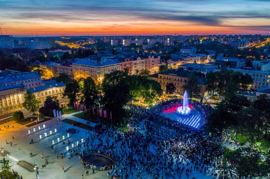 Plac Litewski i Krakowskie przedmieście z II. nagrodą w konkursie