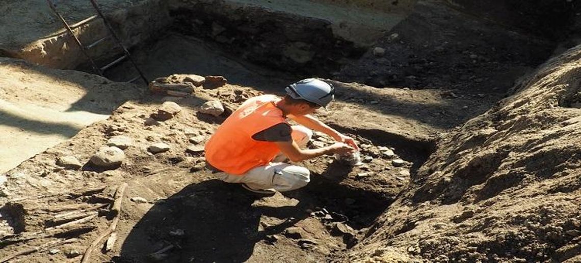 Podziemna historia Placu Litewskiego Podziemna historia Placu Litewskiego