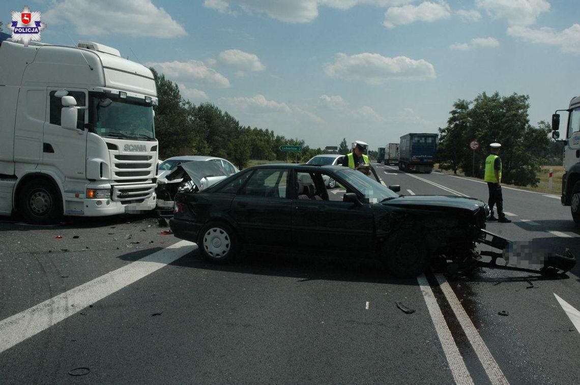 Policja apeluje o rozwagę. Lubartów: Zderzenie 3 pojazdów na obwodnicy Lubartowa