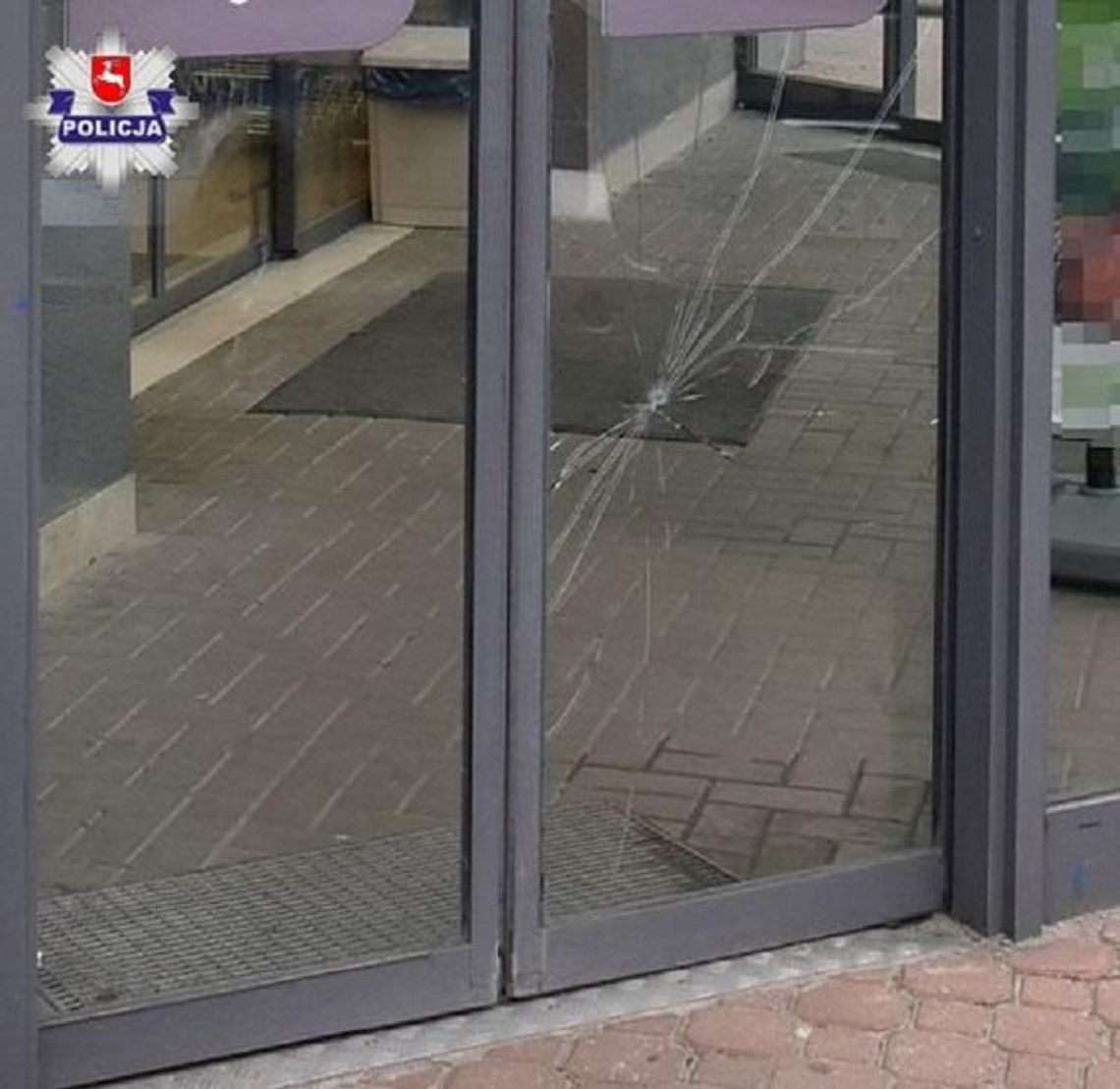 Policja informuje. Biała Podl.: Uciekając ze sklepu rozbił szybę oraz zgubił buta i telefon komórkowy