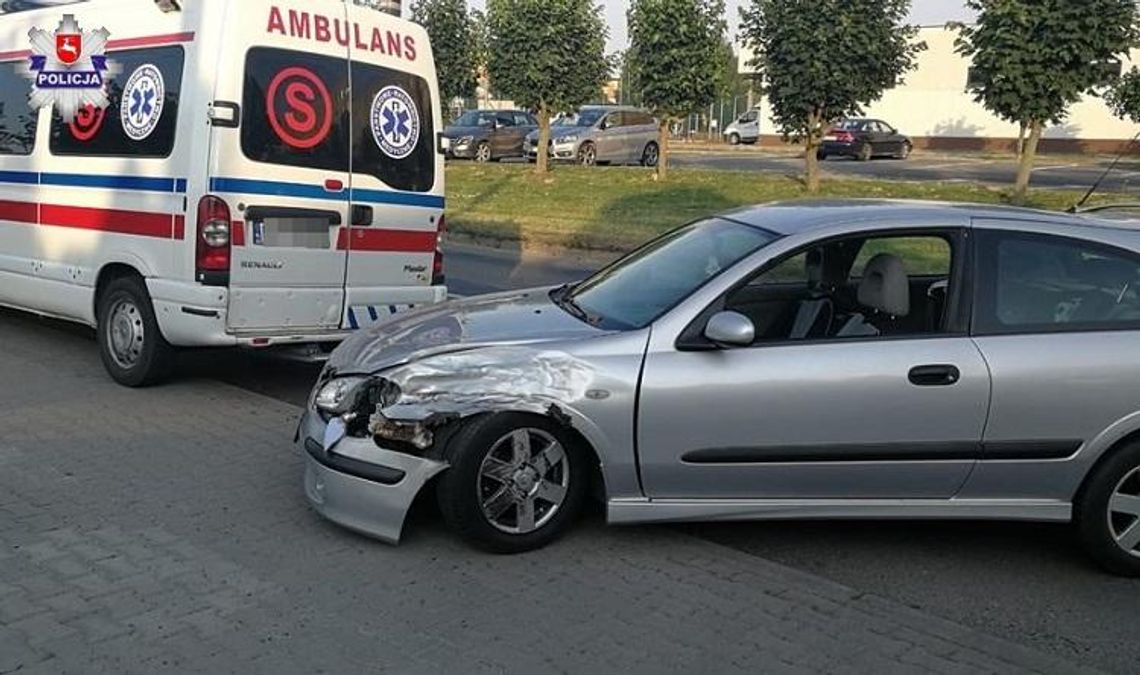 Policja informuje. Opole Lubelskie: Kolizja z karetką pogotowia