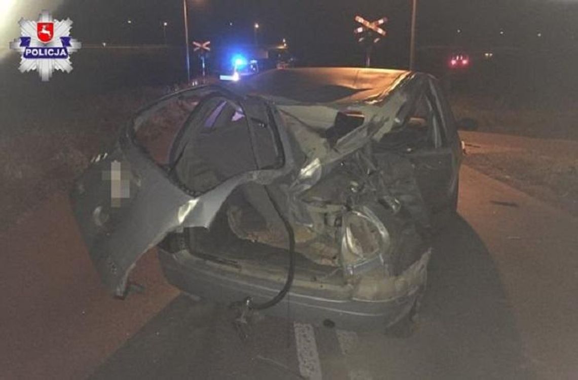 Policja ostrzega. Hrubieszów: Wjechał wprost pod pociąg Policja ostrzega. Hrubieszów: Wjechał wprost pod pociąg