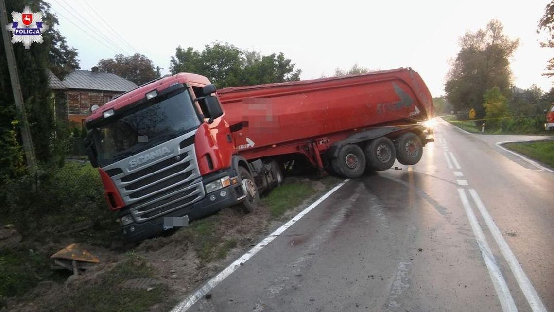 Policja ostrzega. Krasnystaw: Ciężarówki w rowie w Chorupniku