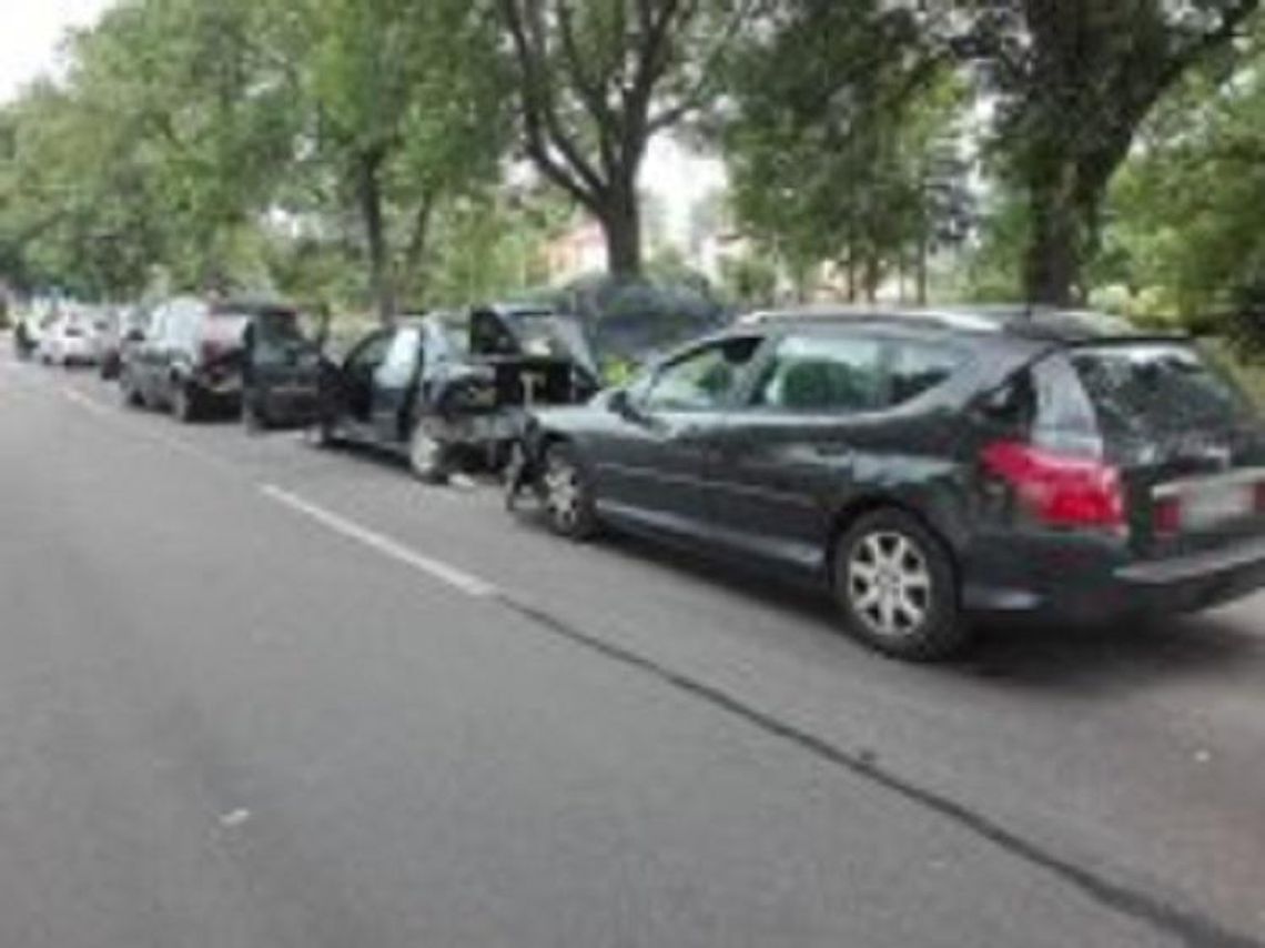 Policja ostrzega. Krasnystaw: Tymczasowy areszt za spowodowanie karambolu na DK-17 * Policja ostrzega. Krasnystaw: Tymczasowy areszt za spowodowanie karambolu na DK-17 *