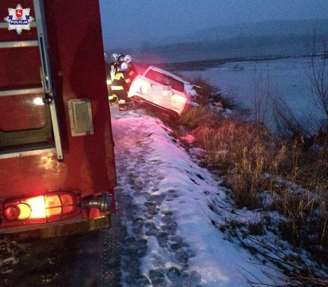 Policja ostrzega. Omal nie skończyli w Wiśle Policja ostrzega. Omal nie skończyli w Wiśle