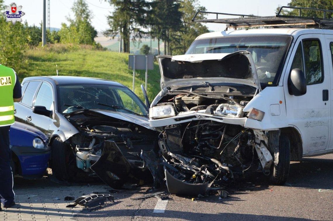 Policja ostrzega. Tomaszów Lub.: Nie zauważył jadącego z naprzeciwka samochodu Policja ostrzega. Tomaszów Lub.: Nie zauważył jadącego z naprzeciwka samochodu