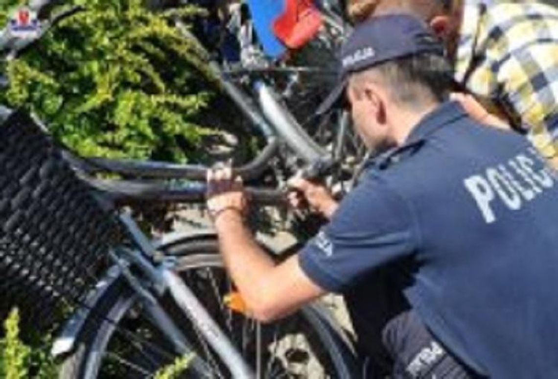 POLICJANCI PRZYPOMINAJĄ O MOŻLIWOŚCI DARMOWEGO OZNACZENIA ROWERU*