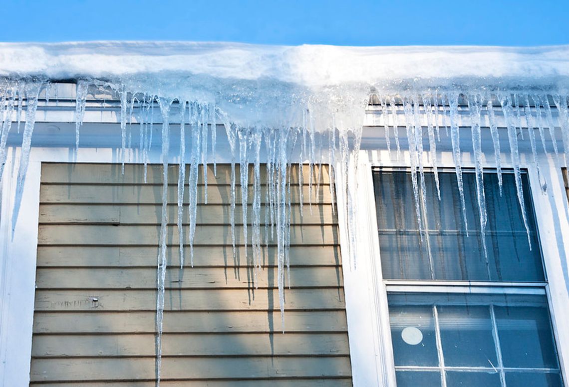 Przypominamy o obowiązku usuwania śniegu i sopli Przypominamy o obowiązku usuwania śniegu i sopli