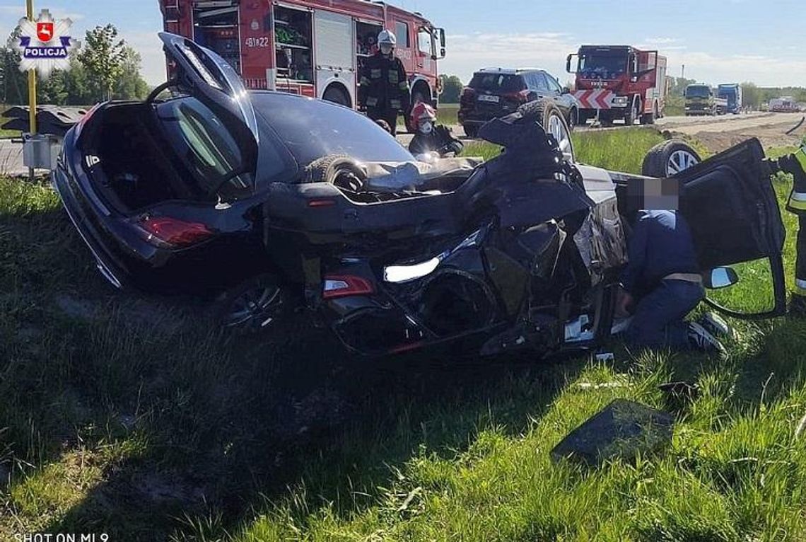 STARANOWAŁ DWA AUTA OCZEKUJĄCE NA ŚWIATŁACH. TRZY OSOBY W SZPITALU*