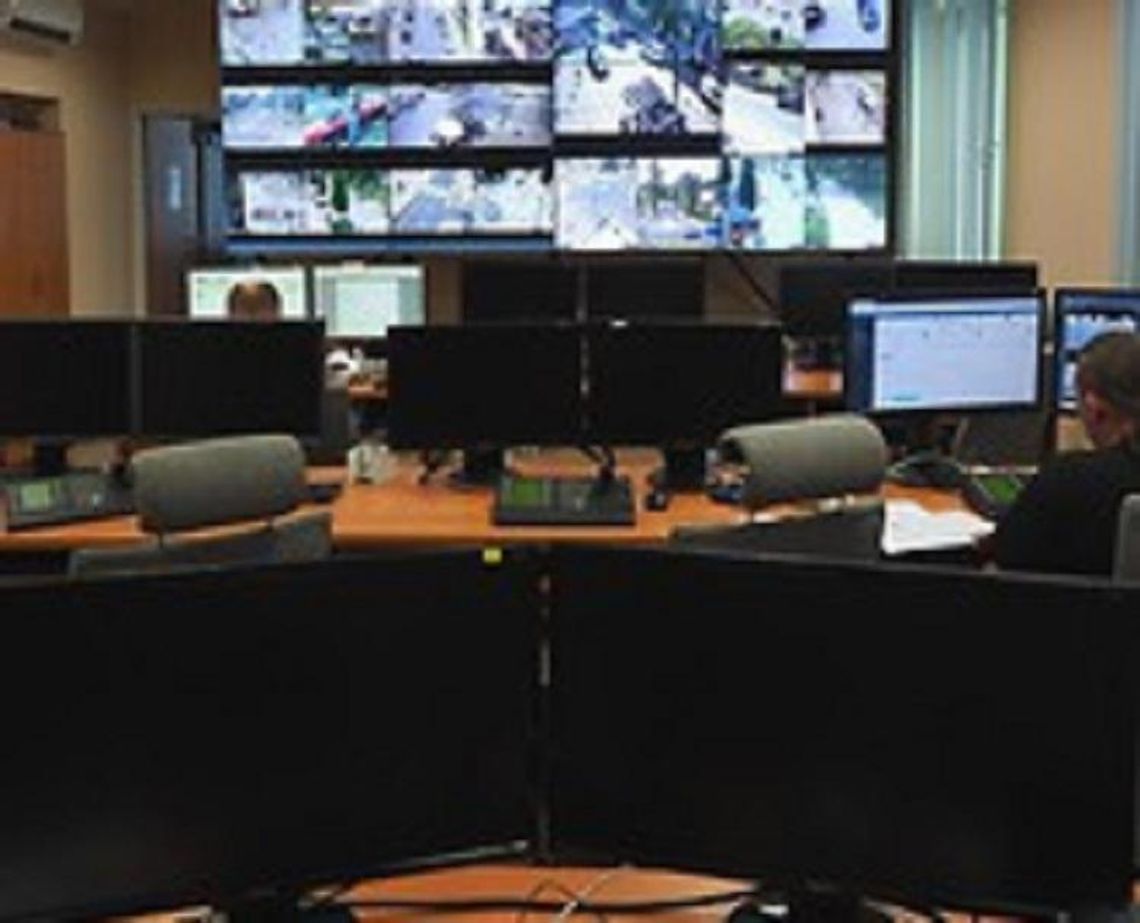 System miejskiego monitoringu z nowymi kamerami* System miejskiego monitoringu z nowymi kamerami*