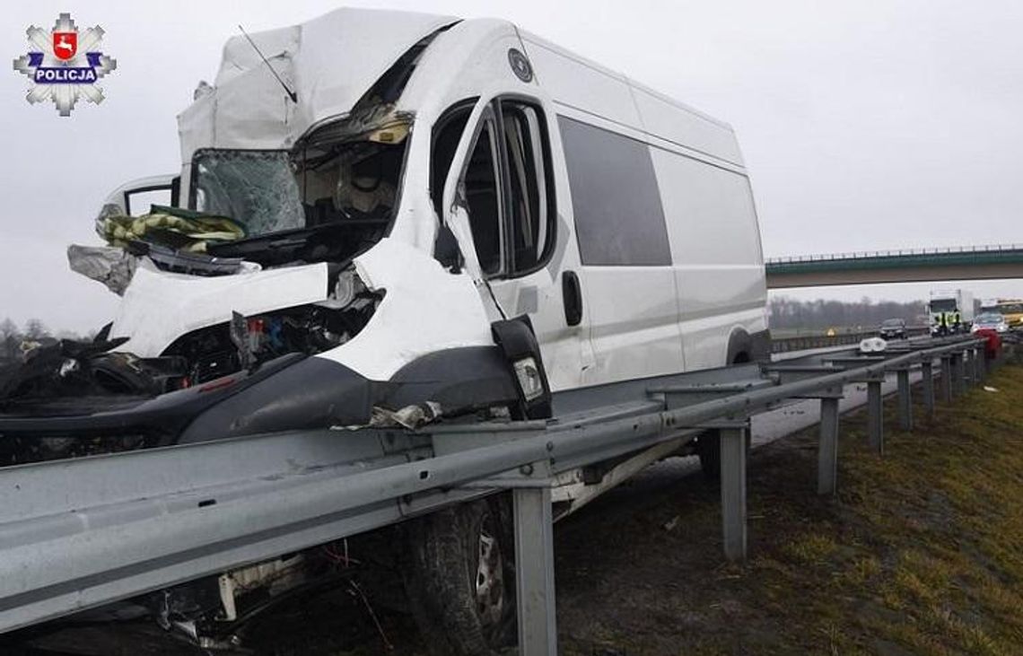 ZDARZENIE NA OBWODNICY KOCKA. 48-LETNI KIEROWCA BUSA ZASNĄŁ ZA KIEROWNICĄ*