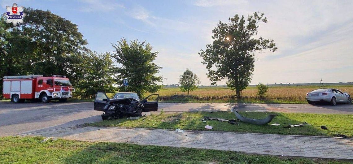 Zderzenie osobówek w miejscowości Dobużek