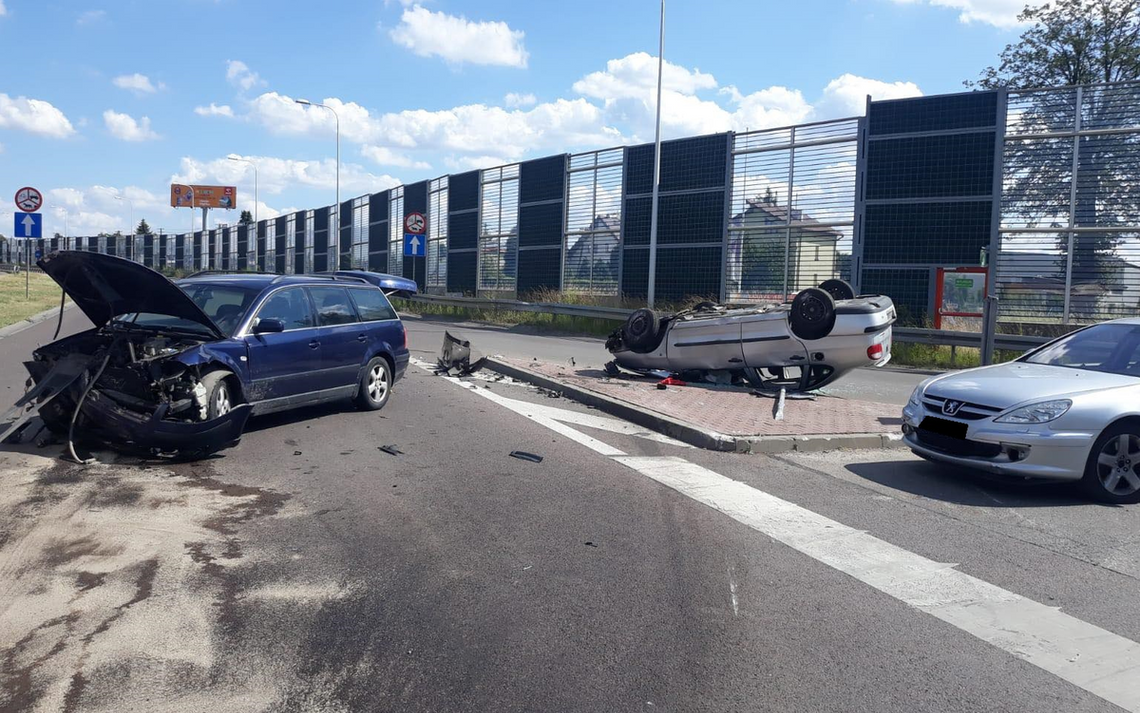 Zderzenie trzech pojazdów na ul. Piaseckiej